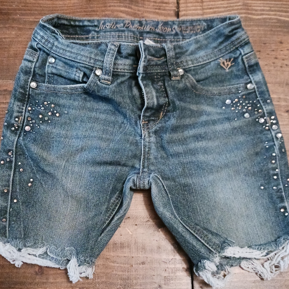 Girls frayed jean shorts